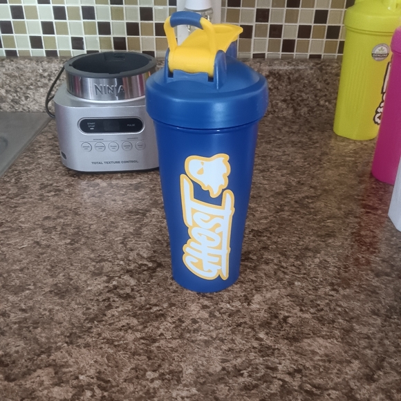 Ost Shaker Bottle Set - Black, White, Blue, Teal - Picture 4 of 6